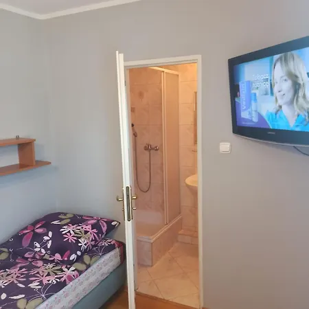 Pokoje Goscinne Joasia מלון *